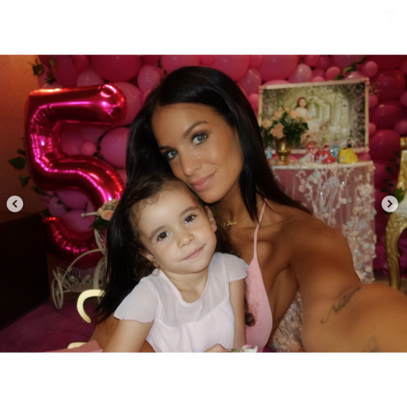 Liva a eu 5 ans le 12 septembre 2017. Ses parents, Arnaud et Jade Lagardère, lui ont offert un anniversaire de princesse.