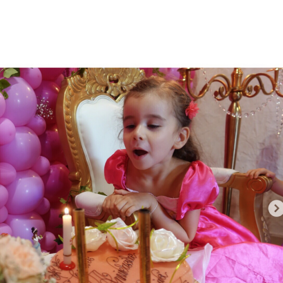 Liva a eu 5 ans le 12 septembre 2017. Ses parents, Arnaud et Jade Lagardère, lui ont offert un anniversaire de princesse.