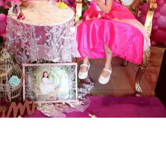 Liva a eu 5 ans le 12 septembre 2017. Ses parents, Arnaud et Jade Lagardère, lui ont offert un anniversaire de princesse.
