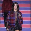 Sara Sampaio Hadid défile pour Tommy Hilfiger le 19 septembre 2017 à Londres, pour le show "Rock Circus".