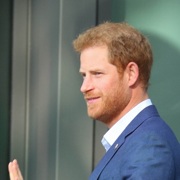 Le prince Harry arrive au CAMH, centre pour jeunes dépressifs à Toronto au Canada le 23 septembre 2017, 26 ans après une visite de sa mère la princesse Diana à la même structure.