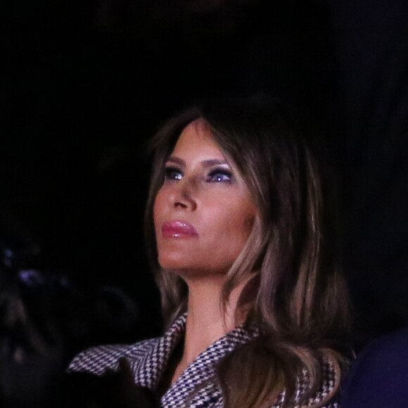 Le prince Harry était installé à côté de Melania Trump lors de la cérémonie d'ouverture de ses 3e Invictus Games, le 23 septembre 2017 à Toronto. Sa compagne Meghan Markle était bien présente, dix-huit rangs derrière.