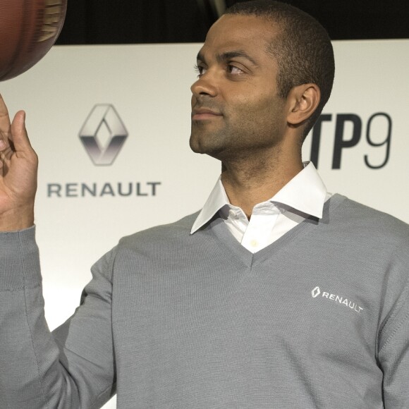 Tony Parker participe à une conférence de presse pour la présentation de la nouvelle campagne du Renault Koleos à Buenos Aires en Argentine le 20 juillet 2017.