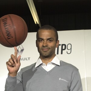 Tony Parker participe à une conférence de presse pour la présentation de la nouvelle campagne du Renault Koleos à Buenos Aires en Argentine le 20 juillet 2017.