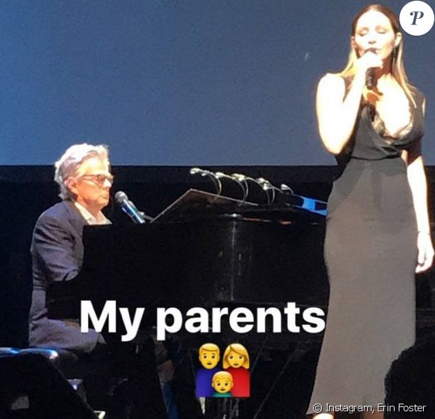 David Foster et Katharine McPhee se sont rendus ensemble à la troisième édition du gala annuel du Grammy Museum, à Los Angeles le 19 septembre 2017. Il y a quelques semaines, des rumeurs de romance avaient secoué la presse people, affirmant que le producteur et l'actrice-chanteuse étaient très "intimes". La fille de David Foster, Erin, était présente à la soirée et en a profité pour répondre aux rumeurs avec beaucoup de sarcasme.