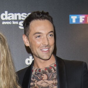 Arielle Dombasle et son danseur Maxime Dereymez lors du photocall de présentation du jury et des nouveaux couples de "Danse avec les Stars" au siège de TF1 à Boulogne-Billancourt, le 28 septembre 2017. © Pierre Pérusseau/Bestimage