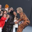 Jane Fonda et Naomi Cambell - Défilé de mode L'Oréal Paris sur l'avenue des Champs-Elysées lors de la fashion week à Paris, le 1er octobre 2017. © Cyril Moreau/Bestimage
