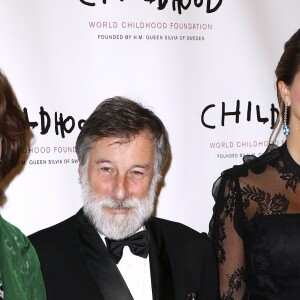 La reine Silvia de Suède, Leif Pagrotsky et la princesse Madeleine de Suède, enceinte, à la soirée de gala de la World Childhood Foundation au restaurant Cipriani à New York, le 2 octobre 2017 © Charles Guerin-Morgan Dessalles/Bestimage