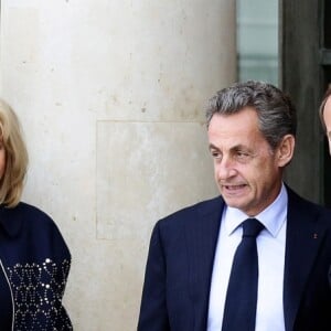 L'ancien président, Nicolas Sarkozy et le président, Emmanuel Macron et Brigitte Macron (Trogneux) - Le président de la République française a reçu les membres de la délégation française de Paris2024 ainsi que ses deux prédécesseurs au palais de l'Elysée à Paris, le 16 septembre 2017. © Stéphane Lemouton/Bestimage