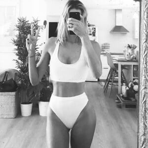 Alexandra Rosenfeld dévoile son corps parfait, en petite tenue, sur Instagram le 7 octobre 2017.