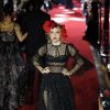 Anaïs Gallagher défile à Milan pour le "Secret show" de la maison Dolce & Gabbana pour la collection printemps-été 2018 le 23 septembre 2017.