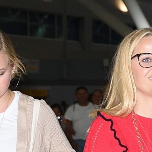 Ava Phillippe et sa mère Reese Witherspoon arrivent à l'aéroport de JFK à New York, le 18 septembre 2017