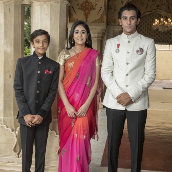 Exclusif - Rendez-vous avec Kumar Padmanabh Singh (Maharadja de Jaipur), son père Narendra Singh, sa mère Diya Kumari, son frère Lakshraj Prakash Singh (à gauche sur la photo) et sa soeur Gauravi Kumari (au milieu sur la photo) à Jaipur en Inde pour Le Bal (Des Débutantes) 2017. Le 11 août 2017. © Olivier Borde/Bestimage