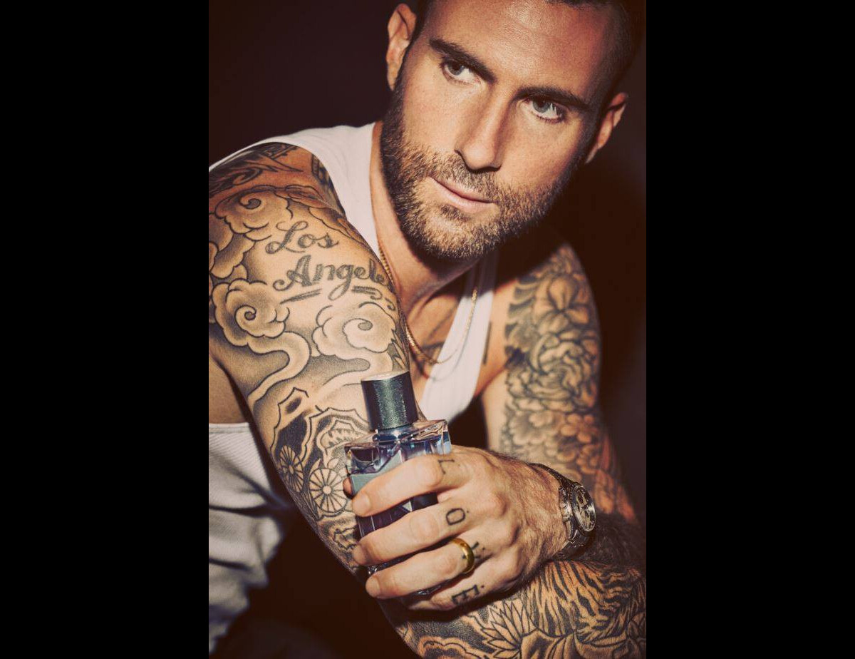 Photo : Adam Levine devient le visage du parfum 