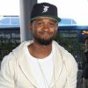 Usher va prendre l'avion avec son fils Naviyd Raymond à Los Angeles le 27 juin 2017.