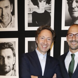 Exclusif - Stéphane Bern et son compagnon Lionel Bounoua - Vernissage de l'exposition photographique "3 cartes blanches" des photographes Benjamin Didier, Marlène Motto et Alice Ralli au Loft Sévigné à Paris, le 10 octobre 2017. © Marc Ausset-Lacroix/Bestimage