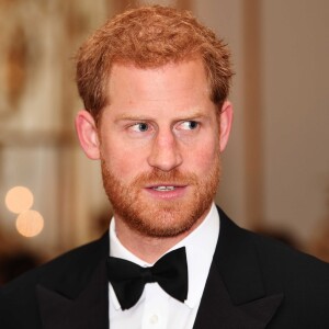 Le prince Harry au dîner de gala "100 Women in Finance" au bénéfice de l'association "WellChild Charity" au Victoria and Albert Museum à Londres, le 11 octobre 2017.