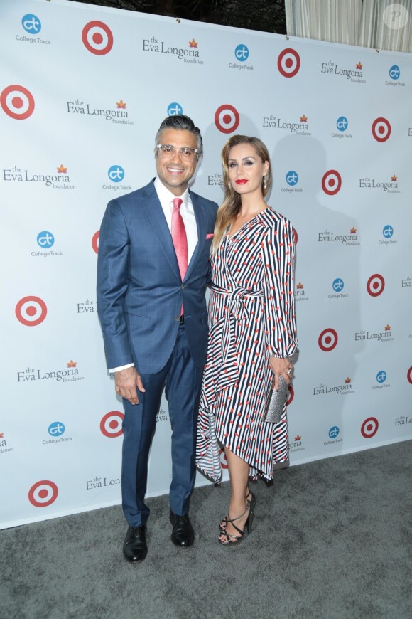 Jaime Camil et sa femme Heidi Balvanera au dîner caritatif de l'Eva Longoria Foundation à l'hôtel Four Seasons à Beverly Hills, le 12 octobre 2017.