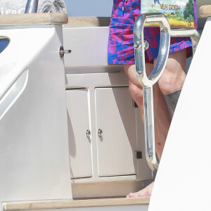 Exclusif  - Lionel Messi passe ses vacances avec sa compagne Antonella Roccuzzo et leurs fils Mateo et Thiago sur un yacht à Formentera en Espagne le 15 juin 2017.