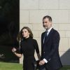 Semi-Exclusif - Le roi Felipe VI et la reine Letizia d'Espagne assistaient aux obsèques de José Maria Corona Barriuso le 11 octobre 2017 au thanatorium d'Alcobendas, dans la banlieue de Madrid. Garde du corps de Felipe depuis les années 1980, cet homme de confiance du couple royal était chef de la sécurité de la Maison royale depuis 2015.