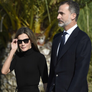 Semi-Exclusif - Le roi Felipe VI et la reine Letizia d'Espagne assistaient aux obsèques de José Maria Corona Barriuso le 11 octobre 2017 au thanatorium d'Alcobendas, dans la banlieue de Madrid. Garde du corps de Felipe depuis les années 1980, cet homme de confiance du couple royal était chef de la sécurité de la Maison royale depuis 2015.