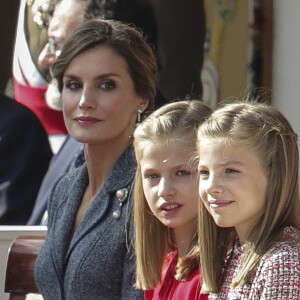 La reine Letizia d'Espagne, Leonor et Sofia - La famille royale espagnole assiste au défilé militaire de la fête nationale à Madrid le 12 octobre 2017.  Queen Letizia Ortiz and their daughters princesses Leonor and Sofia of Borbon attending a military parade, during the known as Dia de la Hispanidad, Spain's National Day, in Madrid, on Thurday 12nd October, 2017.12/10/2017 - Madrid