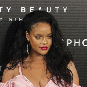 Rihanna arrive à la soirée "Fenty Beauty by Rihanna" à Madrid le 23 septembre 2017.