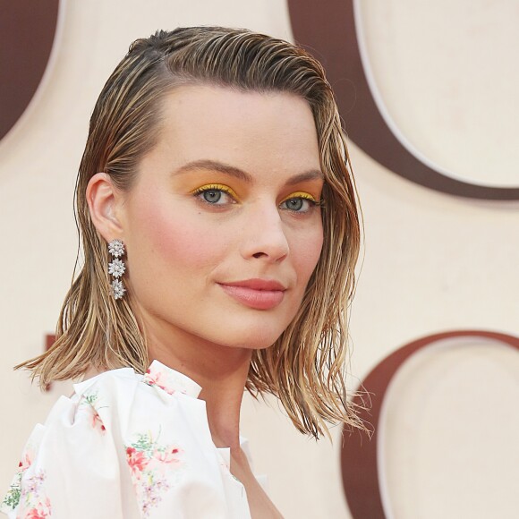Margot Robbie - People à la première du film "Goodbye Christopher Robin" au Leicester Square à Londres. Le 20 septembre 2017