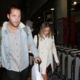 Robbie Margot et son mari Tom Ackerley arrivent à l'aéroport de Los Angeles (LAX), le 26 avril 2017.