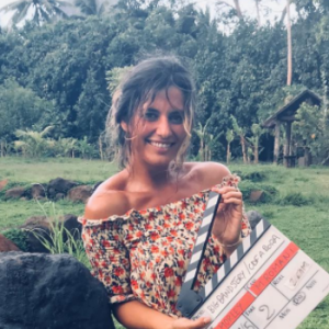 Laëtitia Milot complice avec Philippe Bas et Amaury de Crayencour, à qui elle donne la réplique dans "Coup de foudre à Bora Bora", nouveau téléfilm de TF1.