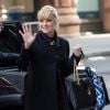 Anna Faris arrive à la tour AOL et salue ses fans à New York le 23 octobre 2017.