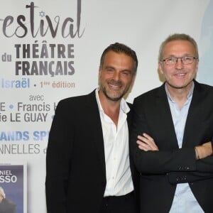 Le fondateur du festival l'acteur et metteur en scène Steve Suissa et Laurent Ruquier - 3e soirée du tout 1er Festival du Théâtre Français en Israël, organisé par Steve Suissa à Tel Aviv, le 29 octobre 2017. © Erez Lichtfeld/Bestimage