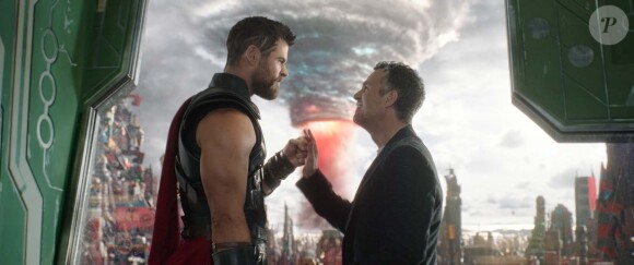 Chris Hemsworth et Mark Ruffalo dans "Thor : Ragnarok", au cinéma depuis le 25 octobre 2017