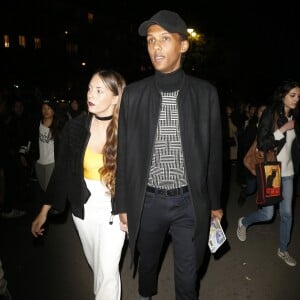 Le chanteur Stromae et sa femme Coralie Barbier - - Défilé de mode "Kenzo" collection prêt-à-porter Printemps-Eté 2017 lors de la Fashion Week de Paris à la Cité de l'architecture et du patrimoine au Trocadéro à Paris, France, le 4 octobre 2016. © Christophe Aubert via Bestimage