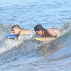 Exclusif - David Beckham et ses enfants Brooklyn, Romeo, Cruz et Harper profitent d'un après-midi ensoleillé à la plage. Malibu, le 22 octobre 2017.