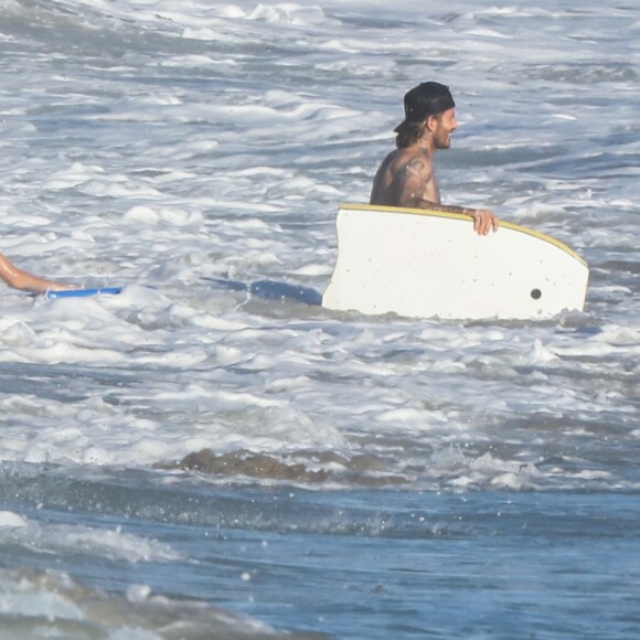 Exclusif - David Beckham et ses enfants Brooklyn, Romeo, Cruz et Harper profitent d'un après-midi ensoleillé à la plage. Malibu, le 22 octobre 2017.