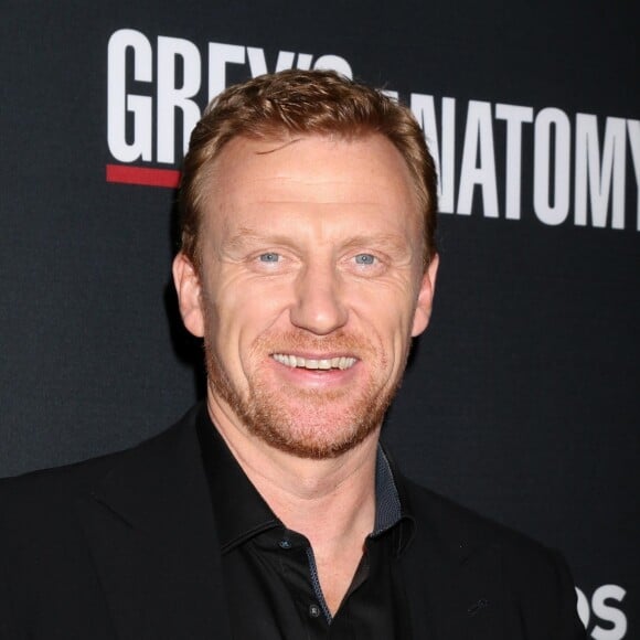 Kevin McKidd - Les stars de "Grey's Anatomy" réunis pour fêter la diffusion du 300e épisode de la série au restaurant TAO à Hollywood, le 5 novembre 2017.