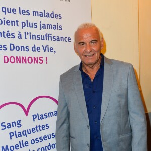 Exclusif - Michel Fugain - Représentation de la pièce "Bouquet Final" au profit de l'association Laurette Fugain au théâtre de la Comédie Caumartin à Paris, le 12 octobre 2017. @ Coadic Guirec/Bestimage