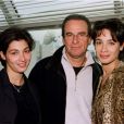 Michel Gugain et ses filles Laurette et Marie à Paris, le 28 octobre 1999.