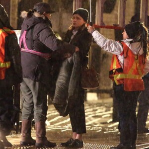 Exclusif - Chloë Grace Moretz sur le tournage du film "The Widow" à Toronto le 2 novembre 2017.