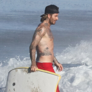 Exclusif - David Beckham passe une journée à la plage avec ses enfants Brooklyn, Cruz, Romeo et Harper et des amis à Malibu, le 22 octobre 2017.