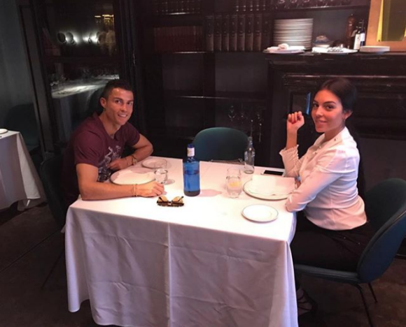 Cristiano Ronaldo et Georgina Rodriguez déjeunant chez Tatel à Madrid en octobre 2017, photo Instagram