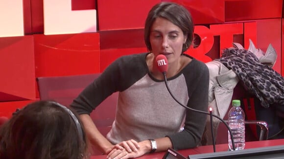 Alessandra Sublet dans l'émission "On refait la télé" sur RTL. Le 12 novembre 2017.