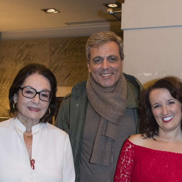 Exclusif - Dominique Besnehard, Nana Mouskouri,Jean-Noël Mirande, Anne Roumanoff et Vincent Niclo - Backstage - Anne Roumanoff fête ses trente ans de carrière à l'Olympia lors d'une soirée exceptionnelle le samedi 4 novembre avec son spectacle " Aimons nous les uns les autres et plus encore ". Paris le 4 Novembre 2017 © Pierre Perusseau / Bestimage