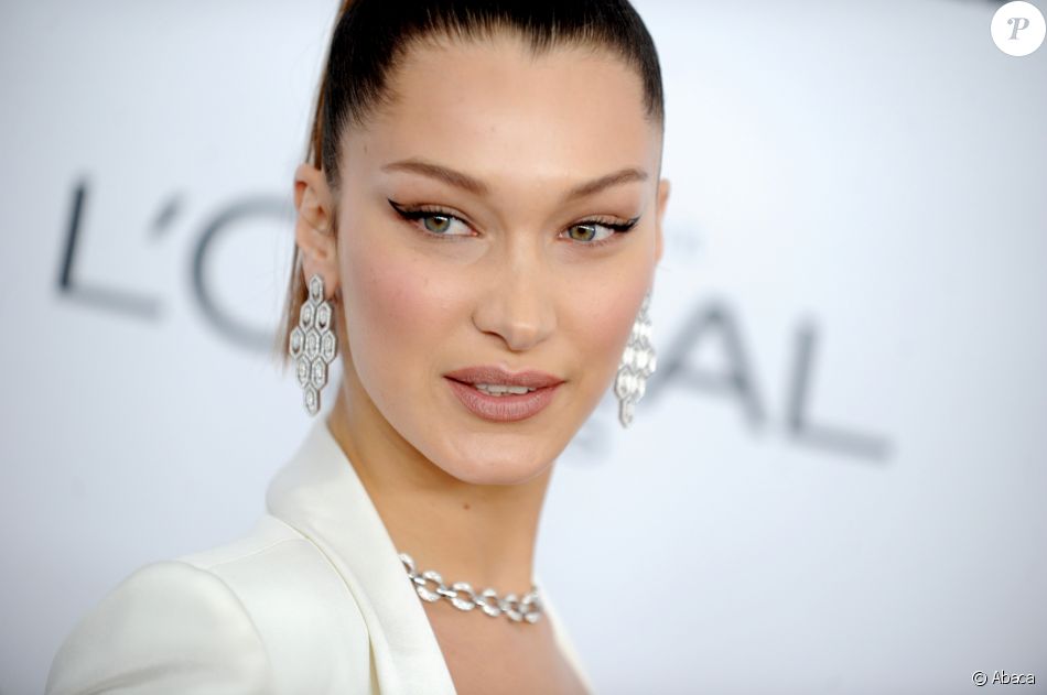 Bella Hadid - Glamour Women of the Year Awards au Kings Theatre ...