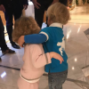 Le prince Jacques et la princesse Gabriella de Monaco chez le coiffeur. Leur maman la princesse Charlene a dévoilé le résultat, leur "première coupe de cheveux", sur Instagram le 13 novembre 2017.