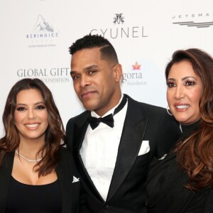 Eva Longoria, Maxwell et Maria Bravo lors de la soirée du Global Gift Gala held au Corinthia Hotel à Londres le 18 novembre 2017.