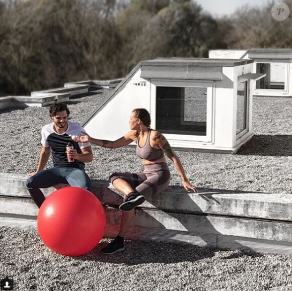 Florent et Laure Manaudou participent à une nouvelle campagne publicitaire Dim sport. Instagram, novembre 2017.