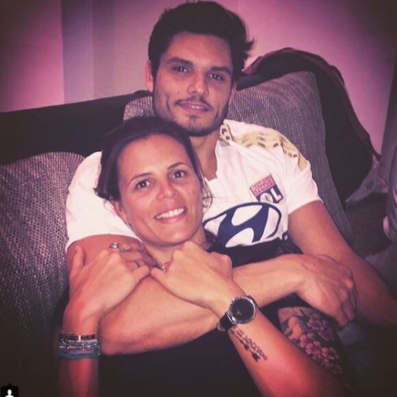 Laure et Florent Manaudou posent ensemble sur Instagram, le 7 mars 2016.