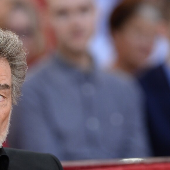 Eddy Mitchell - Enregistrement de l'émission "Vivement Dimanche" à Paris le 9 Décembre 2015 © Coadic Guirec / Bestimage